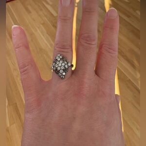 Elegant Silver Vintage Cocktail Ring